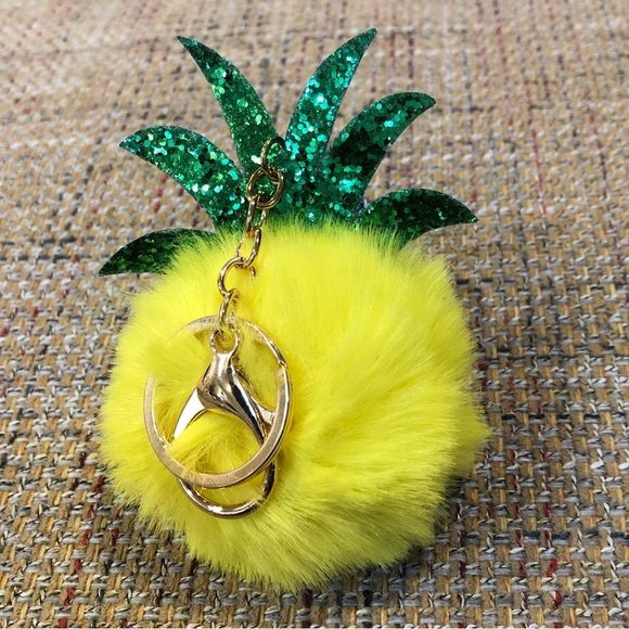 POM POM PINEAPPLE BAG CHARM - Picture 1 of 6